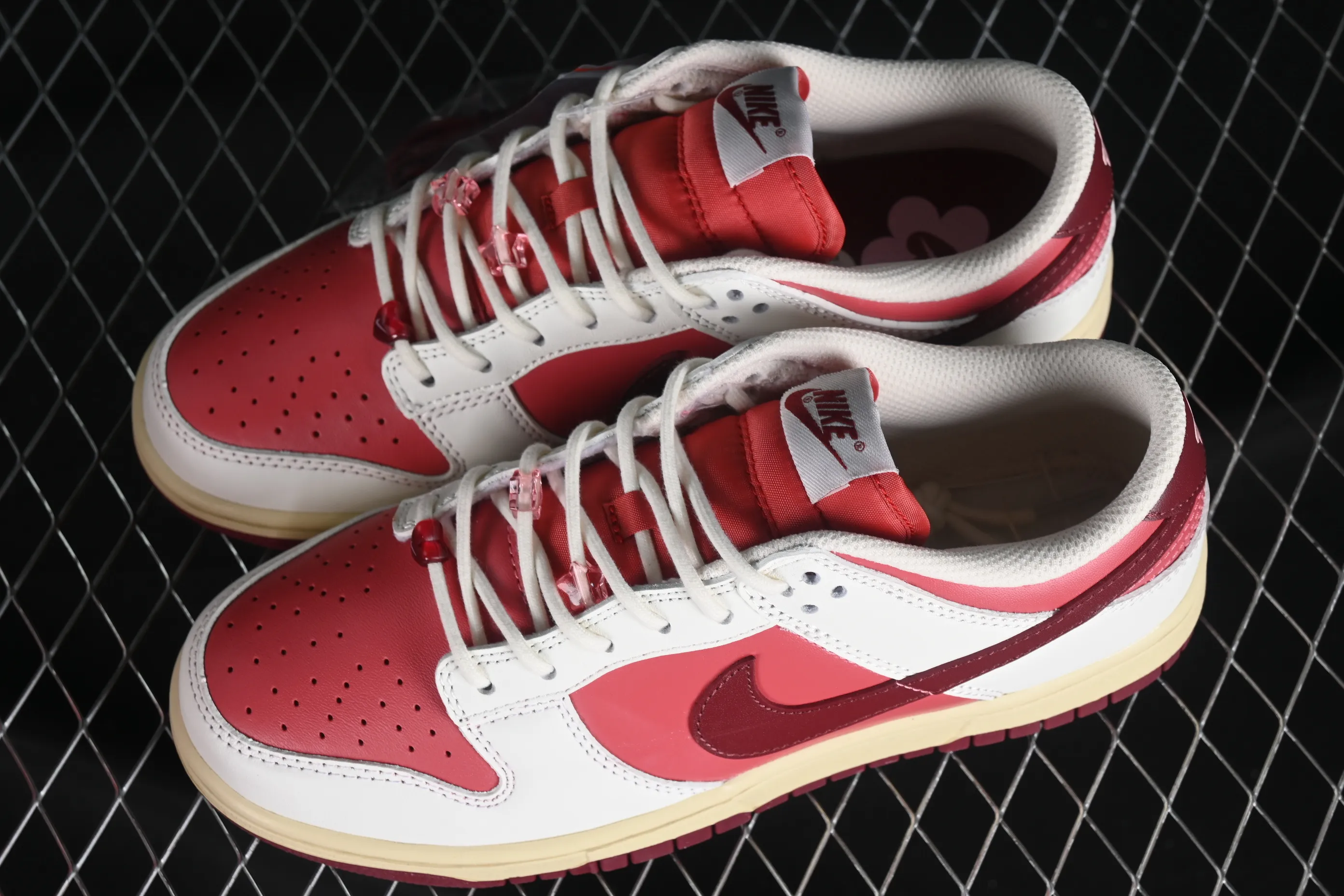 All categories Nk SB Dunk series Nk SB Dunk Low low-top sneakers Nk Dunk Low GS "Valentine's Day" Valentine's Day color SB low-top casual sneakers HF0736-161